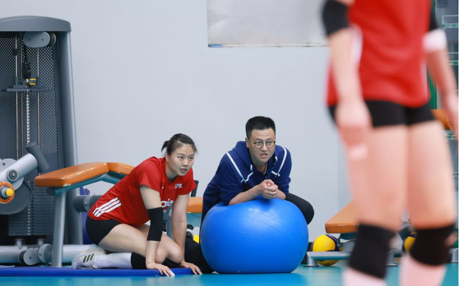 与真人庄家同桌的百家乐游戏体验